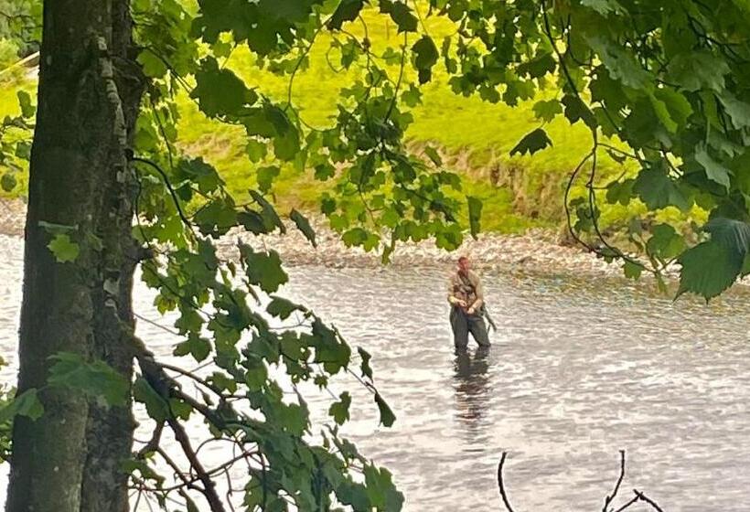 Отель The Gordon Arms Restaurant With Rooms