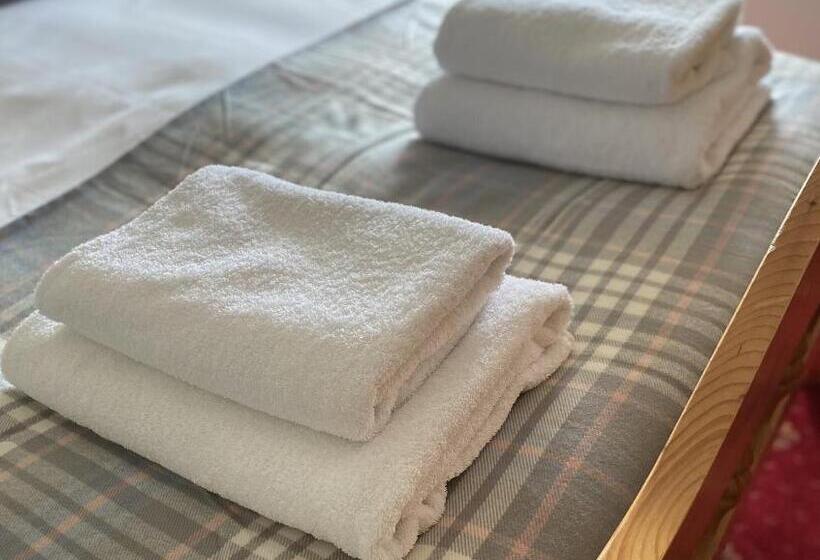 Отель The Gordon Arms Restaurant With Rooms