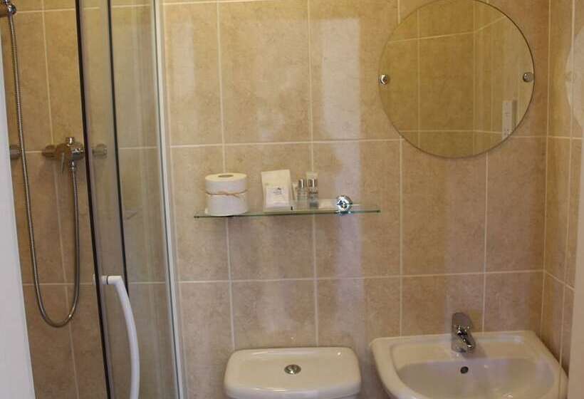 فندق The Laurels Guesthouse