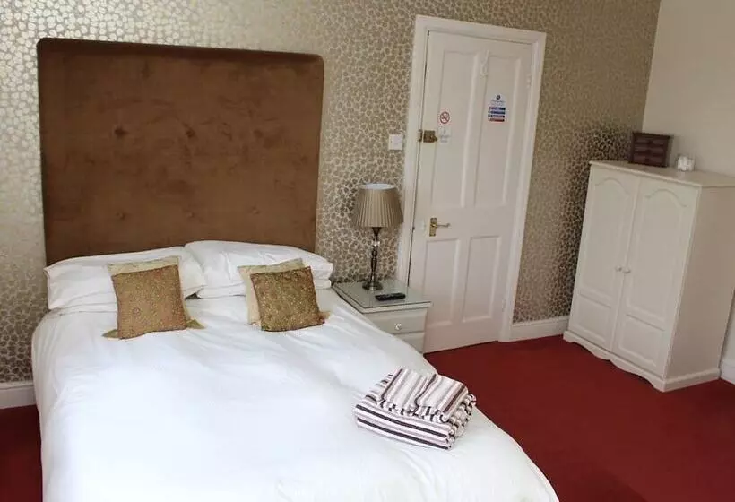 Hotelli The Laurels Guesthouse