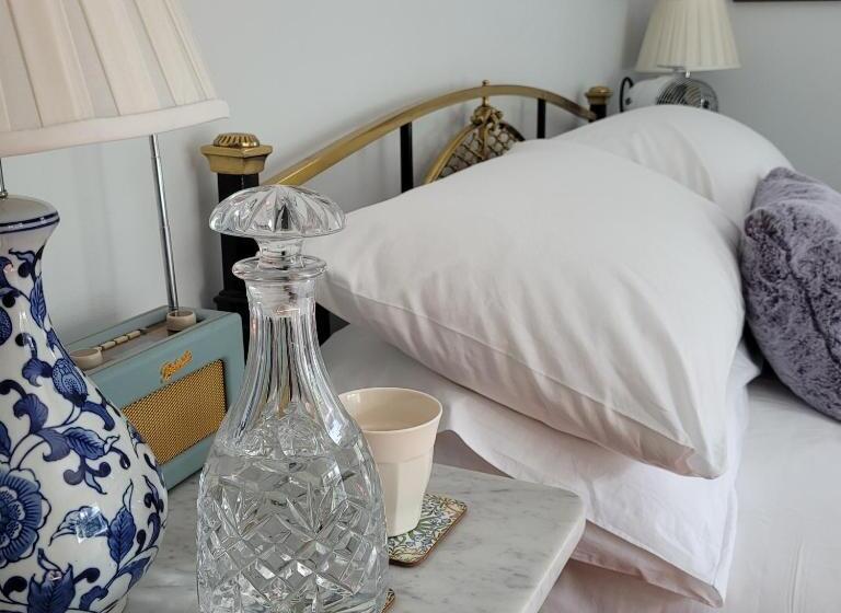 هتل The Old School B&b