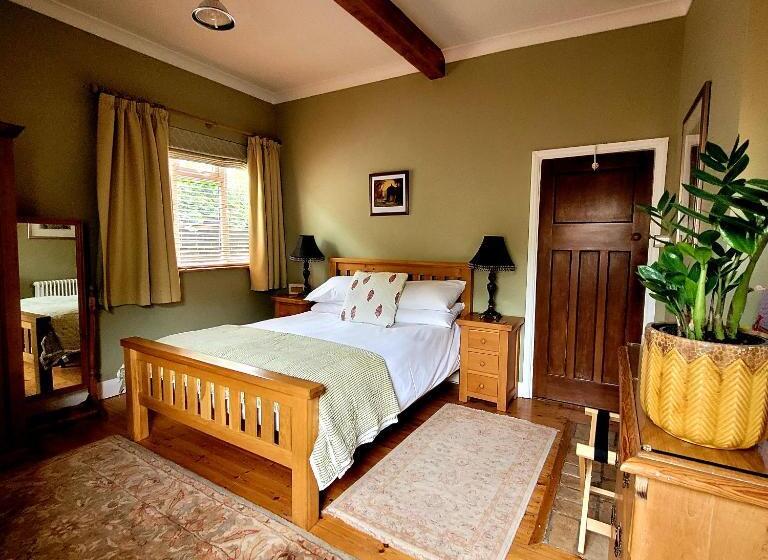 هتل The Old School B&b