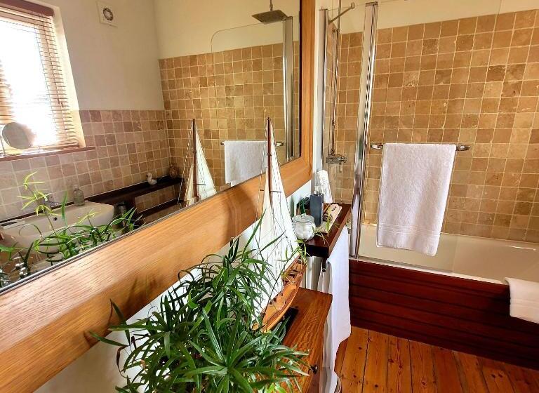 هتل The Old School B&b