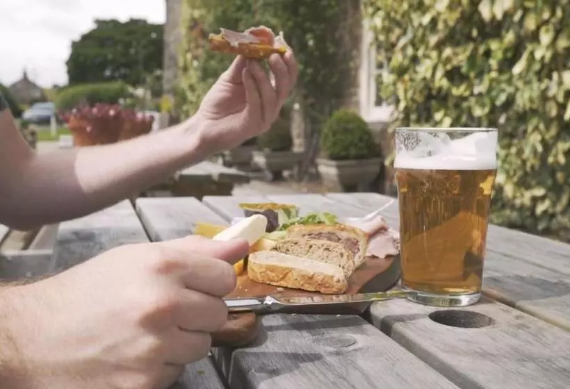 Hotelli The Rose & Crown