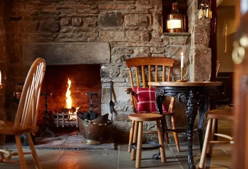 Hotelli The Rose & Crown