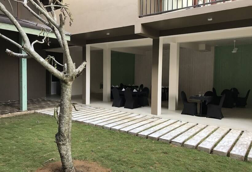 Hotel Waves By Tranquil