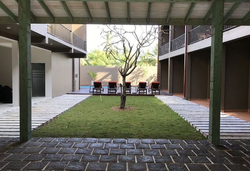 Hotel Waves By Tranquil