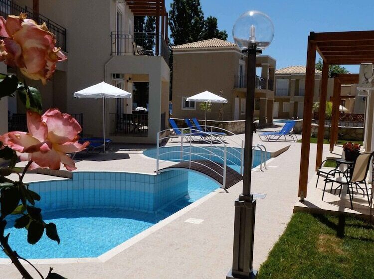 فندق Azure Beach