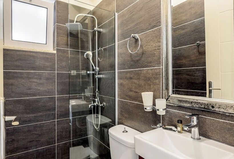 فندق Azure Beach