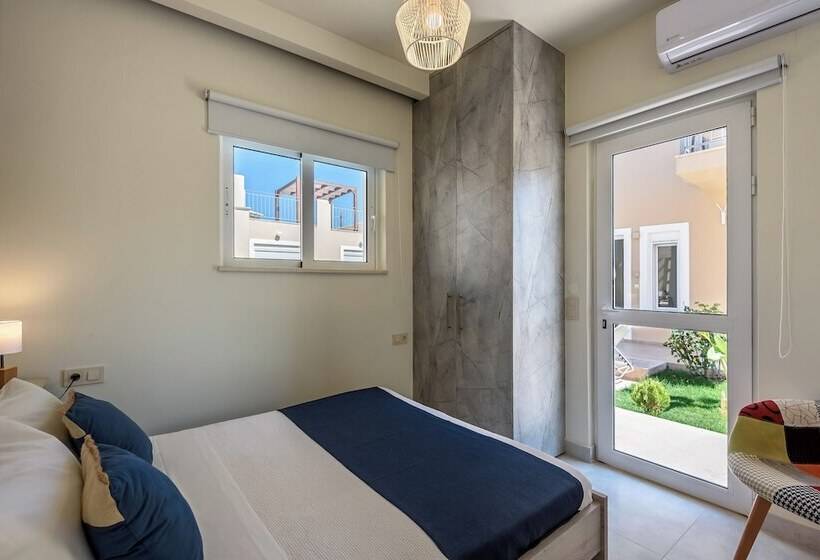 فندق Azure Beach