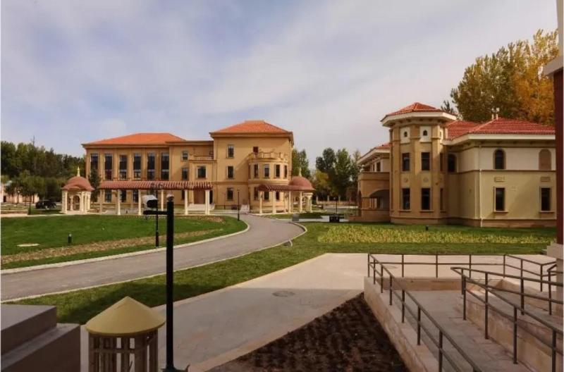 בית מלון כפרי Badaling Hot Spring Resort