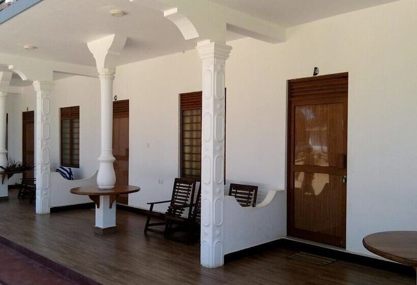 فندق French Garden Resort