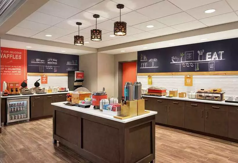 ホテル Hampton Inn & Suites Overland Park South