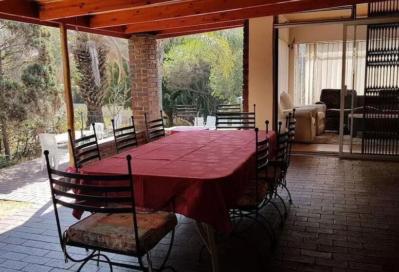 هتل Jophil Guesthouse