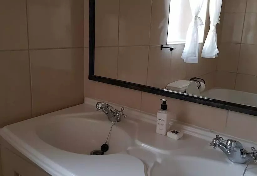هتل Jophil Guesthouse