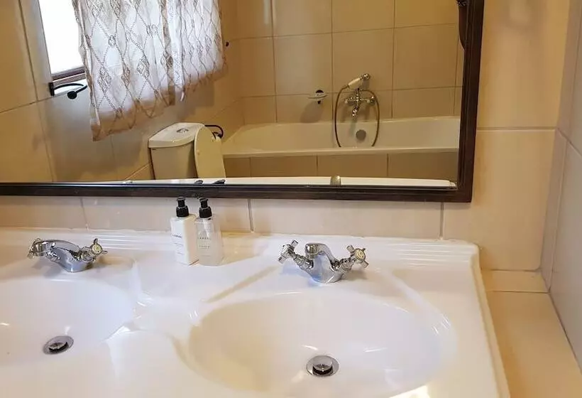 هتل Jophil Guesthouse