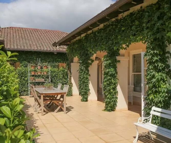 هتل Lexden Guesthouse