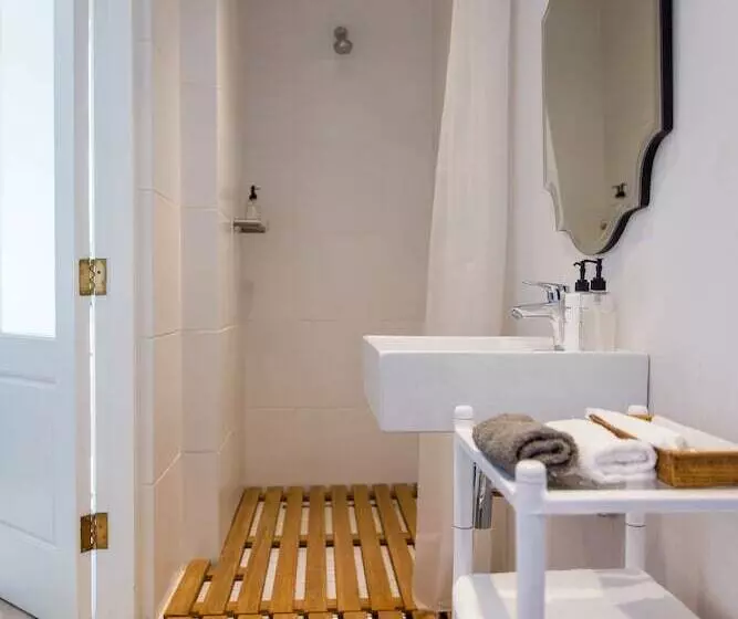 هتل Lexden Guesthouse