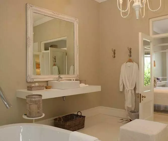 هتل Lexden Guesthouse