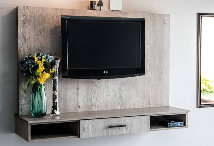 בית מלון כפרי Mcallisters On 8th