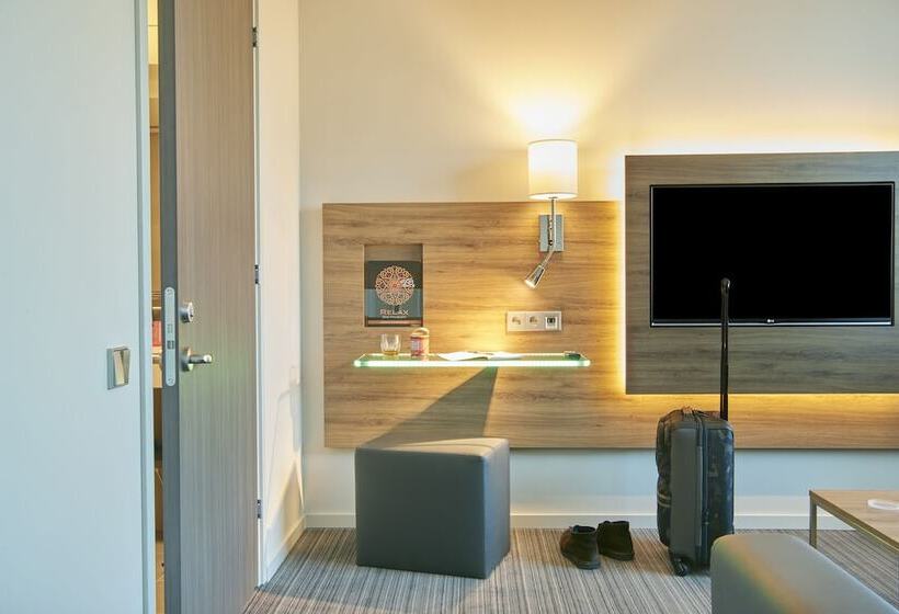 Отель Moxy Glasgow Merchant City