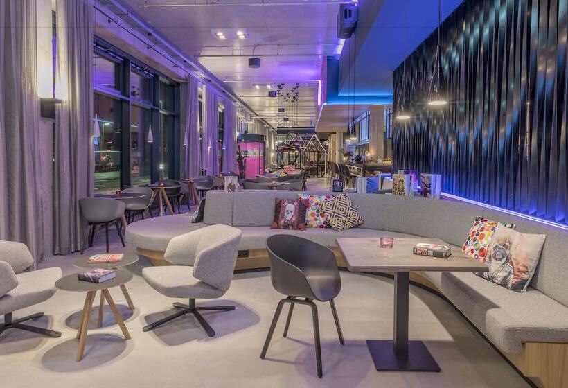Отель Moxy Glasgow Merchant City