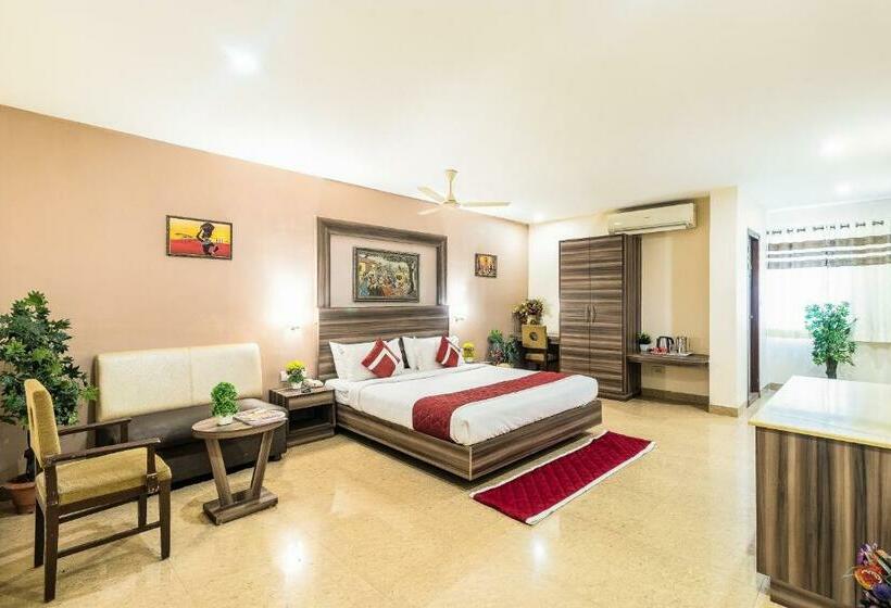 Отель Octave La Sara Vista