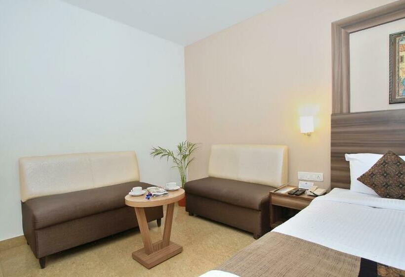 Отель Octave La Sara Vista