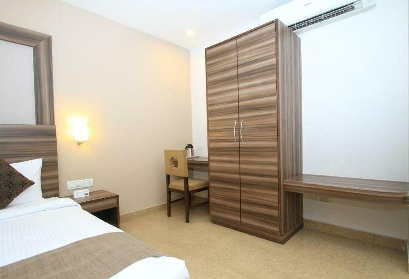 Отель Octave La Sara Vista