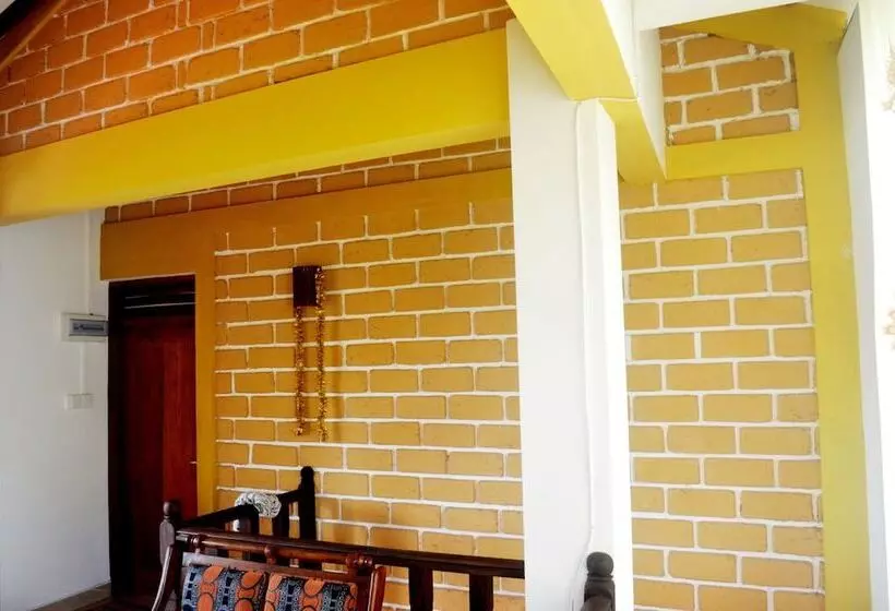 Hotelli Shyni Tourist Guesthouse