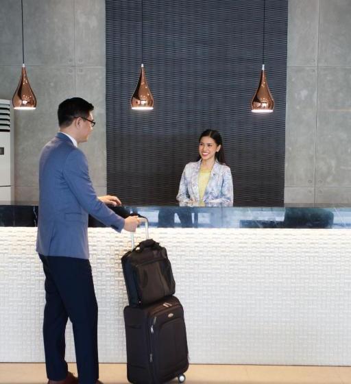 Hotel The Cirque Serviced Residences