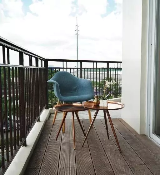 ホテル The Cirque Serviced Residences