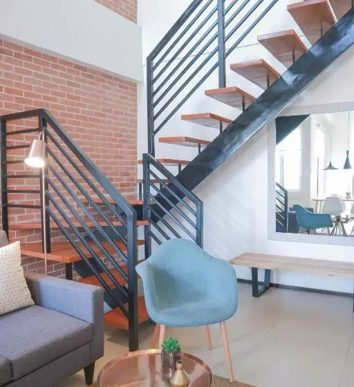 ホテル The Cirque Serviced Residences