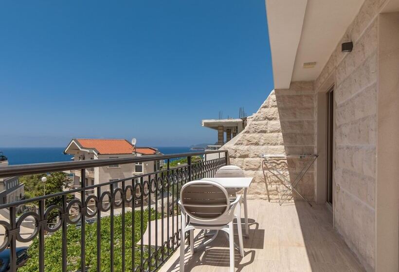 هتل Apartments Jovan