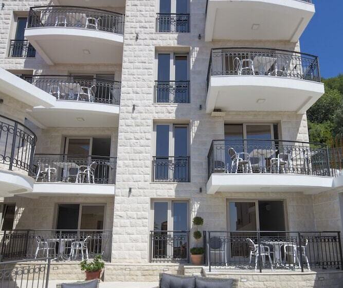 هتل Apartments Jovan
