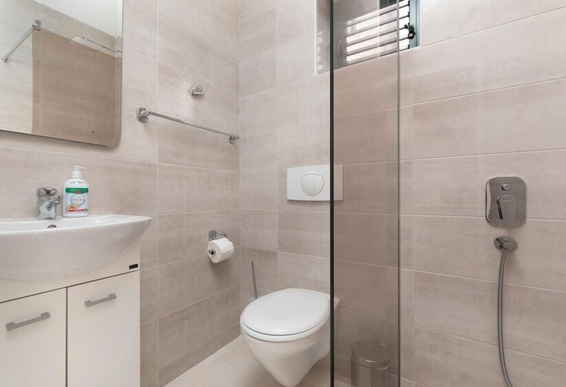 هتل Apartments Jovan