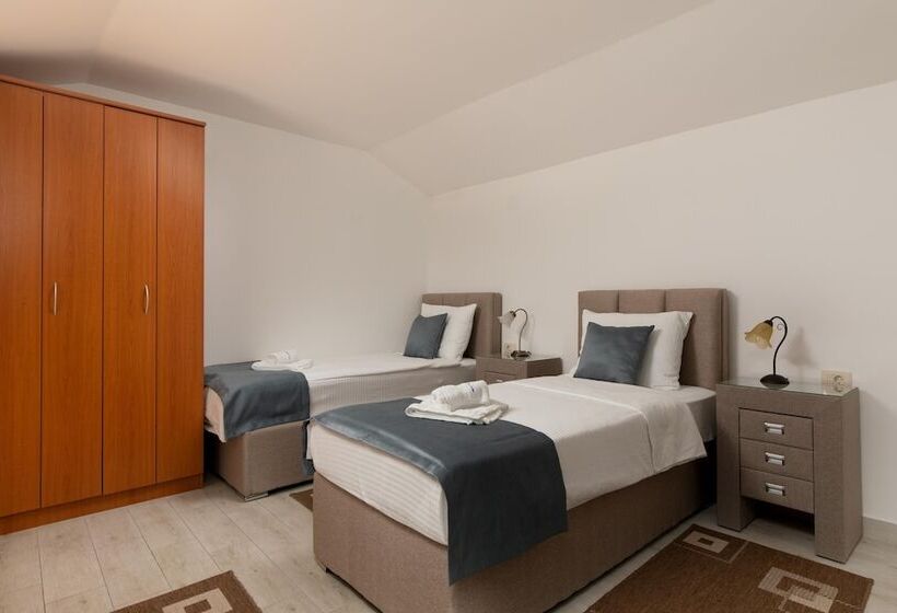 هتل Apartments Jovan