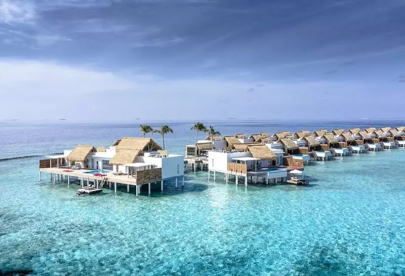 Hotelli Emerald Maldives Resort & Spa   All Inclusive