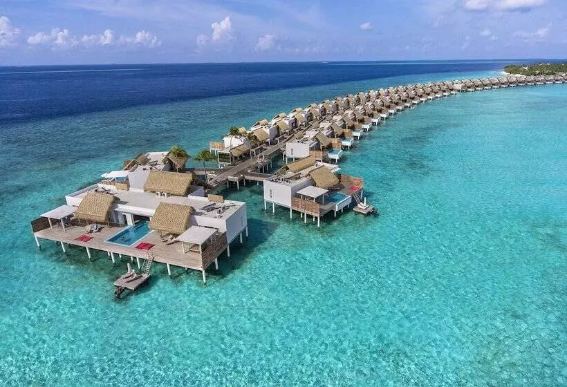 Hotelli Emerald Maldives Resort & Spa   All Inclusive