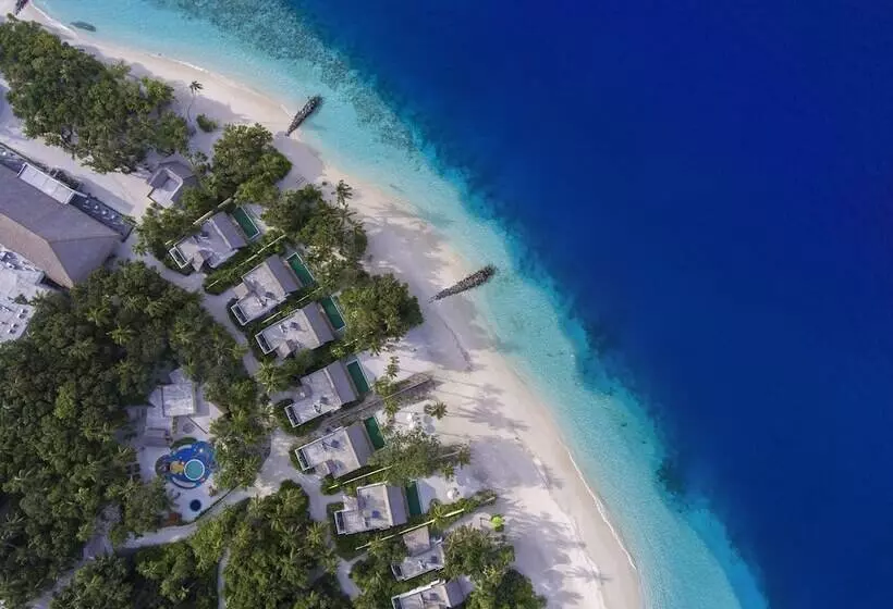 Hotelli Emerald Maldives Resort & Spa   All Inclusive
