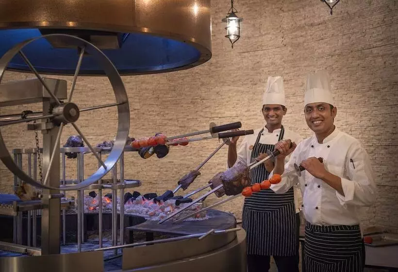 Hotelli Emerald Maldives Resort & Spa   All Inclusive