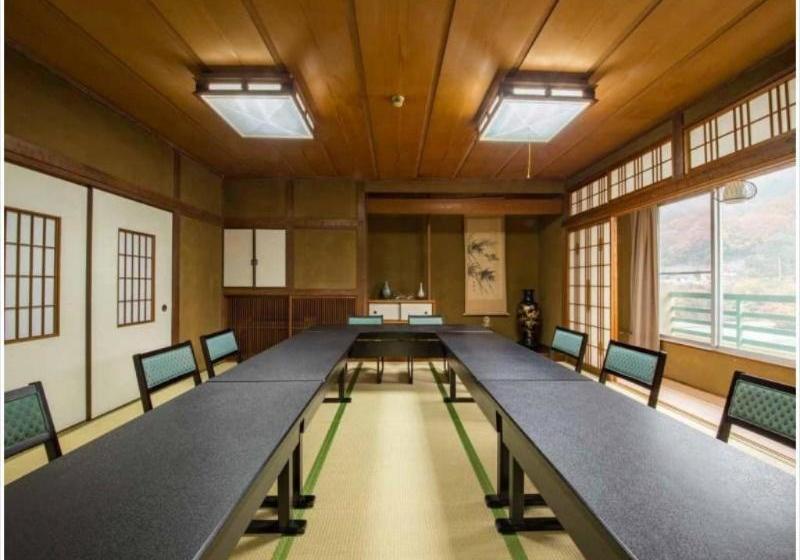 Отель Hakuchi Onsen Konishi Ryokan
