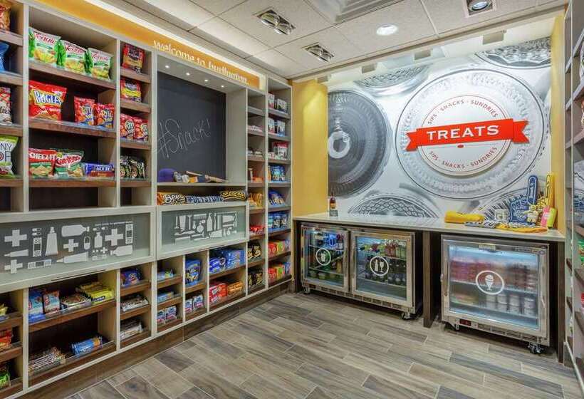 Отель Hampton Inn & Suites Burlington