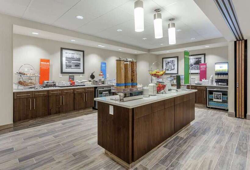 Отель Hampton Inn & Suites Burlington