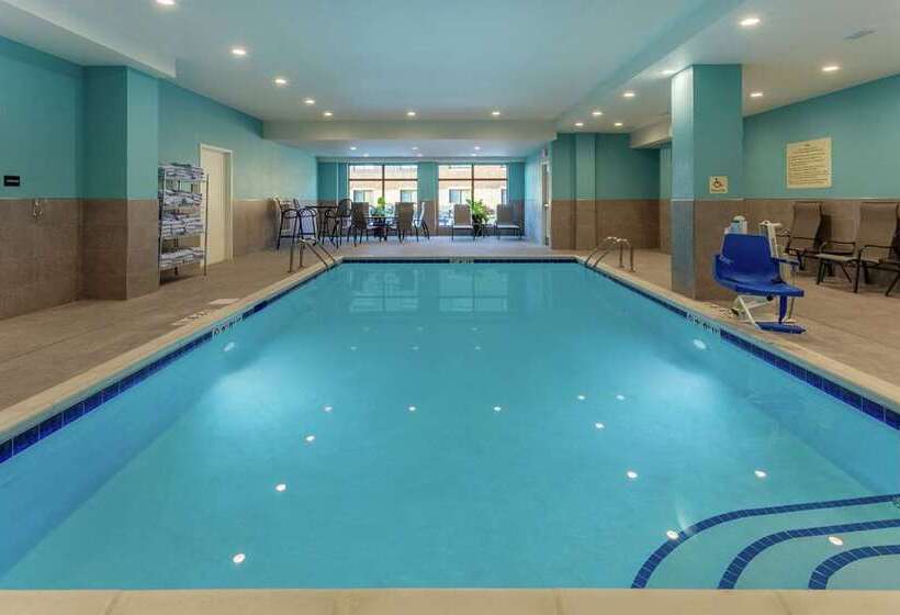 Отель Hampton Inn & Suites Burlington