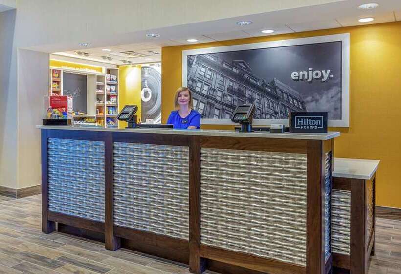 Отель Hampton Inn & Suites Burlington