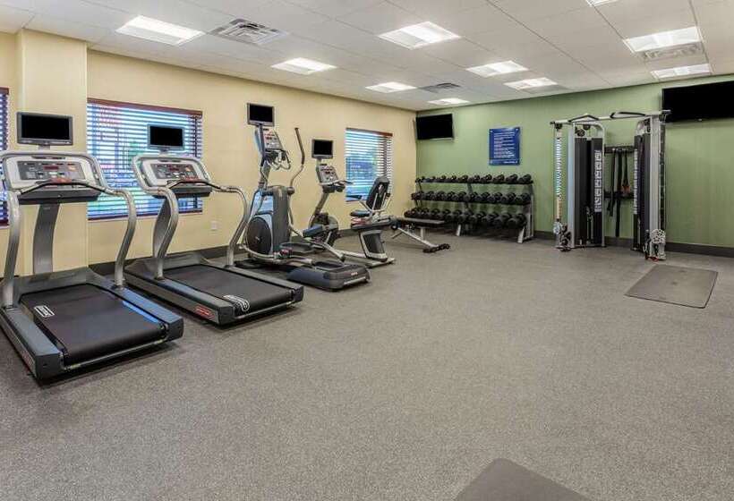 Отель Hampton Inn & Suites Burlington