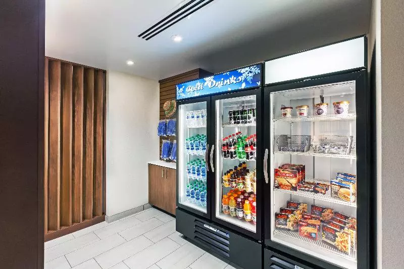 Hotelli Holiday Inn Express & Suites Tulsa South   Woodland Hills, An Ihg