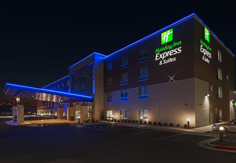 בית מלון כפרי Holiday Inn Express & Suites Tulsa South   Woodland Hills, An Ihg