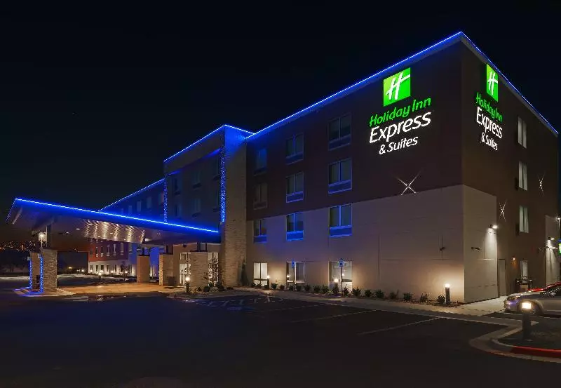 Hotelli Holiday Inn Express & Suites Tulsa South   Woodland Hills, An Ihg